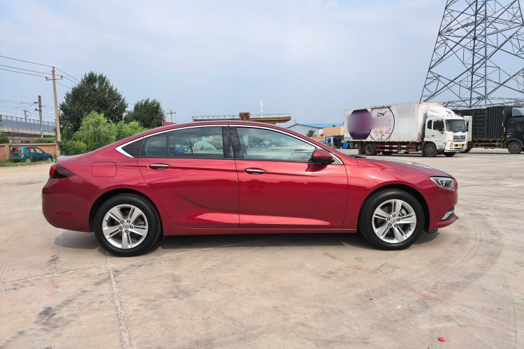 别克 君威 2019款 20T 精英型 国VI车身外观6002