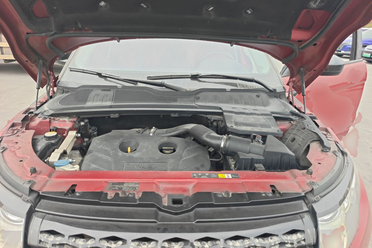 路虎 揽胜极光(进口) 2014款 2.0T 5门耀动版机舱底盘24