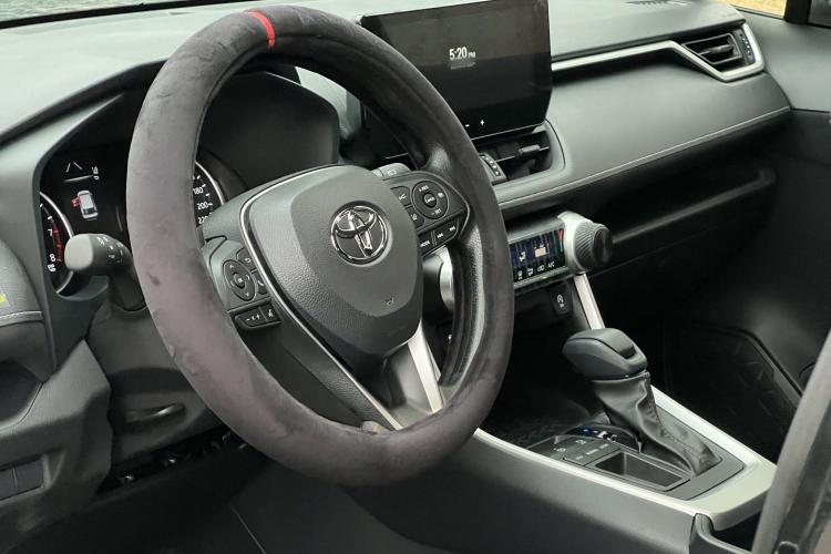 丰田 威兰达 2024款 2.0L CVT两驱领先版中控内饰7003