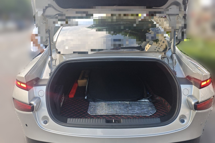 小鹏P7 2022款 480E局部细节23