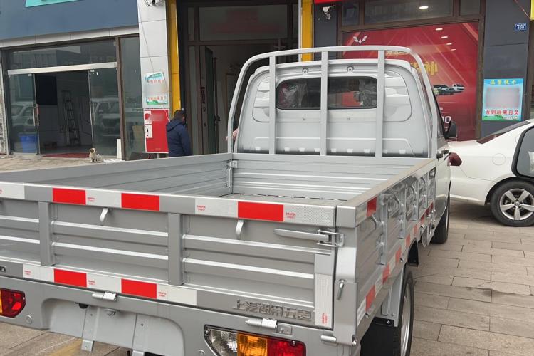 五菱汽车 五菱荣光新卡 2023款 2.0L双排加长版标准型LJM20B车身外观6005