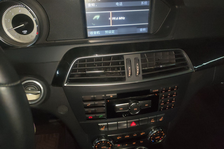 奔驰C级 2011款 C 200 CGI 时尚型局部细节16