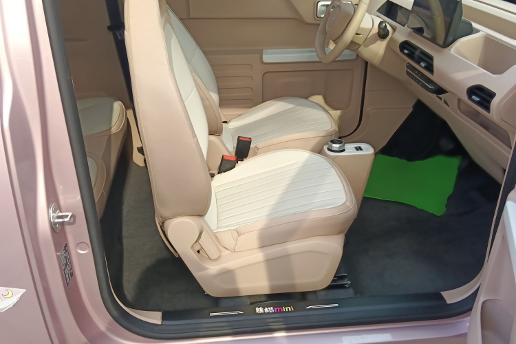 吉利银河 2023款 熊猫mini 200km 耐力熊局部细节41