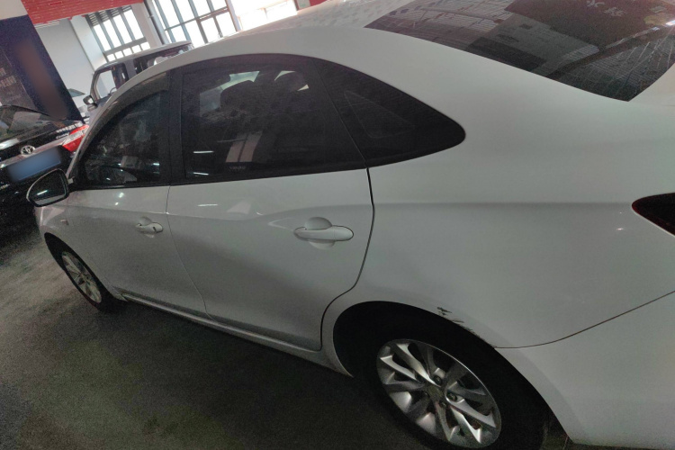 别克 英朗 2018款 15T 双离合进取型 国V车身外观4