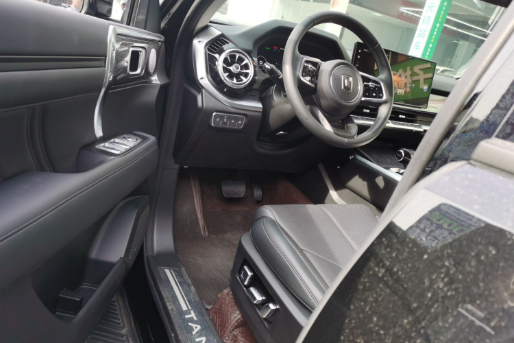 坦克400 2025款 2.0T 汽油版中控内饰20