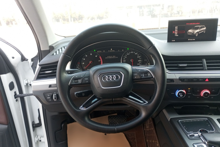 奥迪Q7（平行进口） 中控内饰13