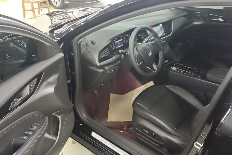 别克 君威 2024款 25T 超享版中控内饰20