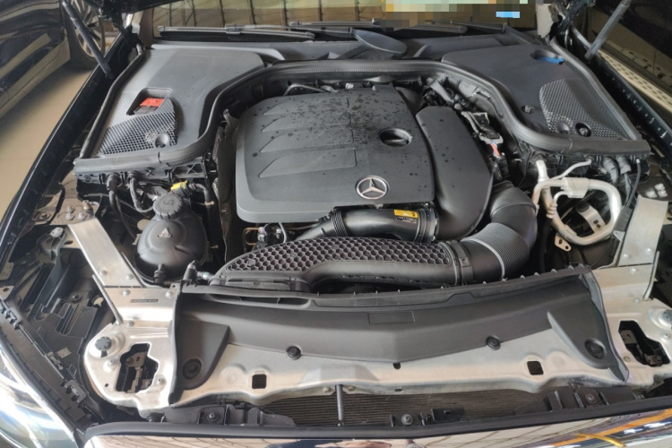 奔驰E级 2019款 改款 E 300 L 运动时尚型机舱底盘24