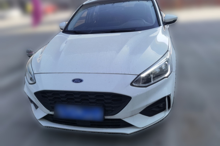 福特 福克斯 2020款 三厢 1.5L 自动锋跃型车身外观2