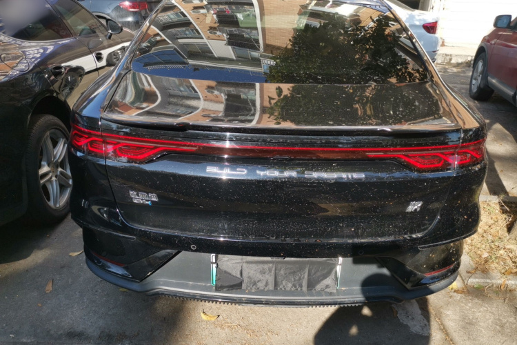 比亚迪 汉 2022款 DM-i 121KM 尊荣型车身外观6