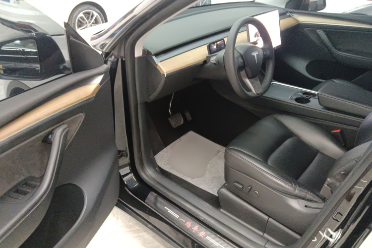 特斯拉 Model Y 2021款 标准续航后驱版中控内饰20