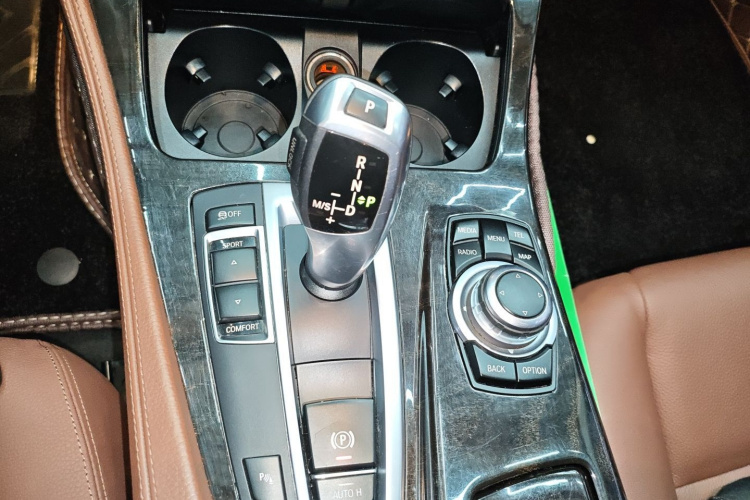 宝马5系 2014款 525Li 领先型局部细节18