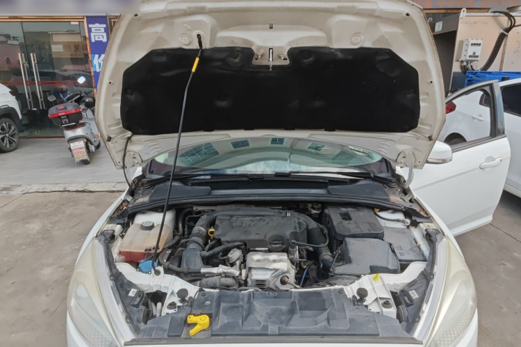 福特 福克斯 2015款 两厢 EcoBoost 125 自动超能风尚型局部细节24