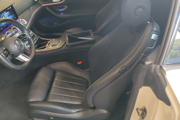 奔驰E级(进口) 2023款 E 300 轿跑车中控内饰21