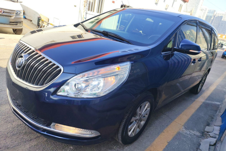 别克GL8 2015款 2.4L 豪华商务尊享版车身外观4