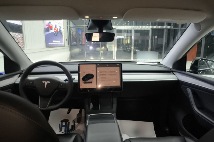 特斯拉 Model Y 2023款 后轮驱动版中控内饰7002