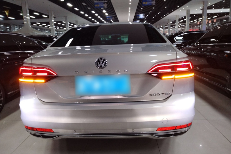 大众 辉昂 2016款 380TSI 两驱至尊版车身外观6