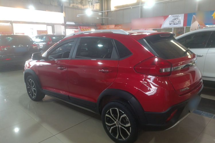 奇瑞 瑞虎3X 2018款 1.5L 自动精英版车身外观4