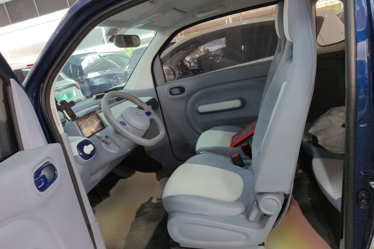 奔腾小马 2024款 170km 活力马局部细节19