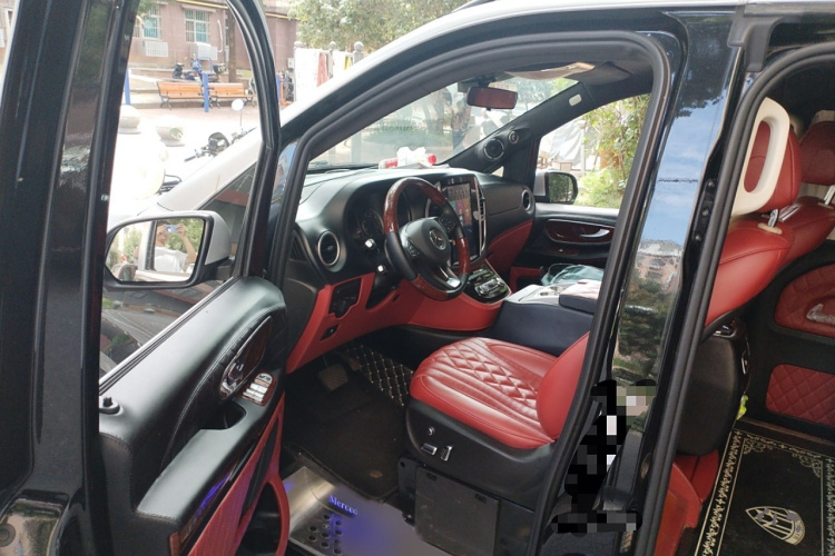 奔驰 威霆 2020款 2.0T 商务版 7座中控内饰7003