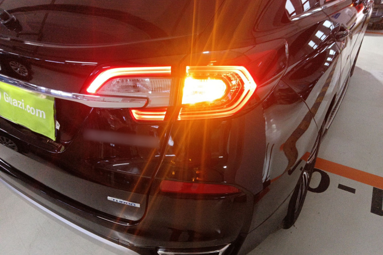 本田 冠道 2017款 370TURBO 四驱尊享版车身外观9