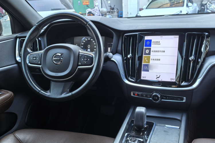 沃尔沃S60 2022款 B4 智逸豪华版中控内饰7004