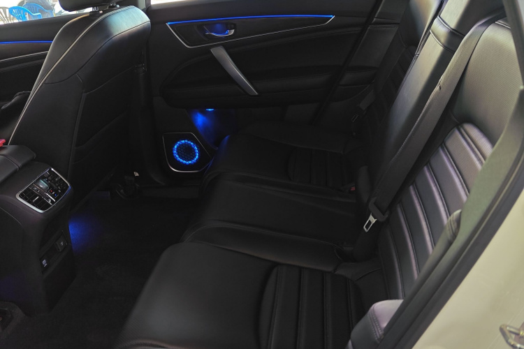 本田UR-V 2017款 370TURBO 两驱尊贵版 国V中控内饰7004