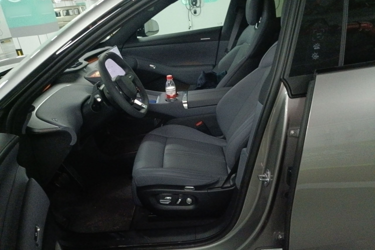 小米汽车 小米YU7 2025款 超长续航后驱版中控内饰19