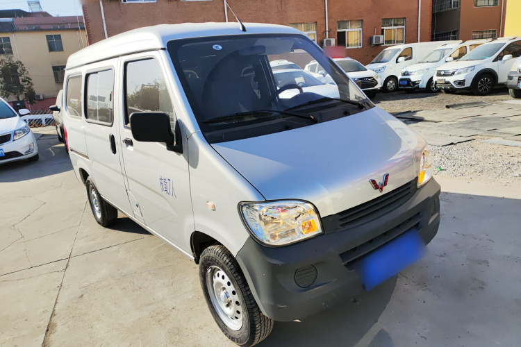 五菱汽车 五菱之光 2023款 1.5L 实用型 5/7座车身外观3