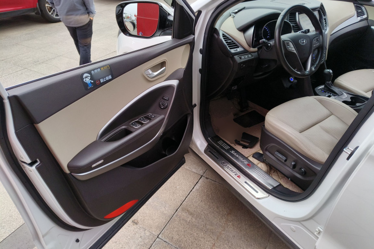 现代 胜达 2013款 2.0T 自动两驱时尚型中控内饰20