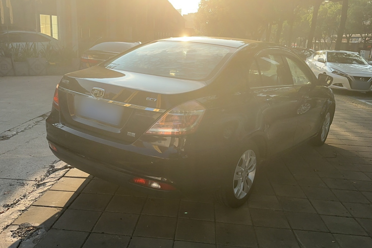 吉利汽车 帝豪 2014款 三厢 1.5L 手动精英型车身外观6003