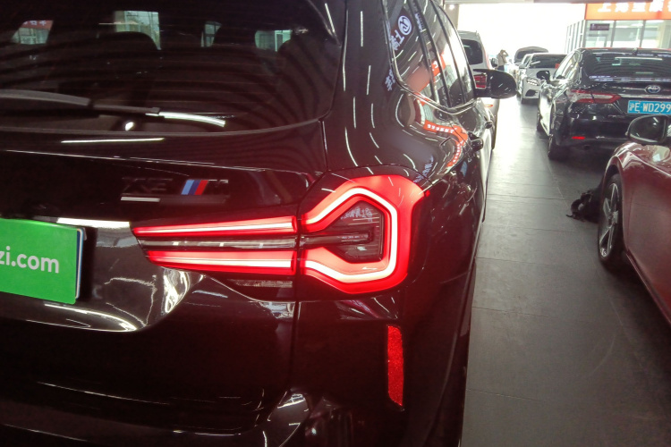 宝马X3 M 2022款 X3 M雷霆版车身外观9