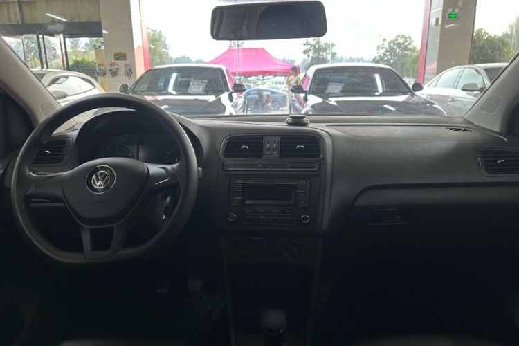 大众 Polo 2016款 1.4L 手动风尚型中控内饰7004