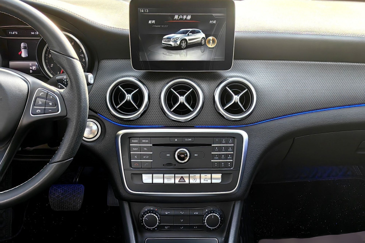 奔驰GLA 2017款 GLA 200 时尚型局部细节16