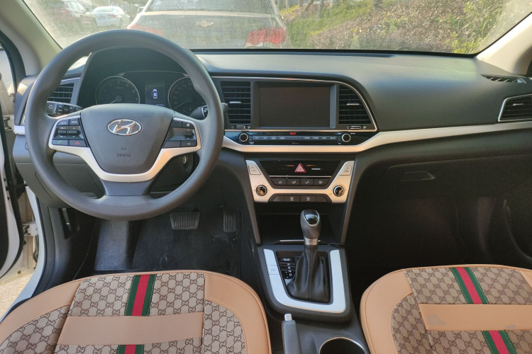 现代 领动 2016款 1.6L 自动智炫·精英型中控内饰12