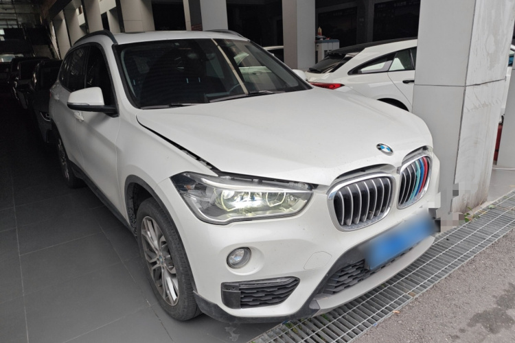 宝马X1 2019款 sDrive20Li 领先型车身外观3