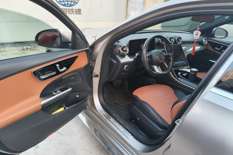 奔驰C级 2022款 改款 C 260 L 运动版中控内饰20