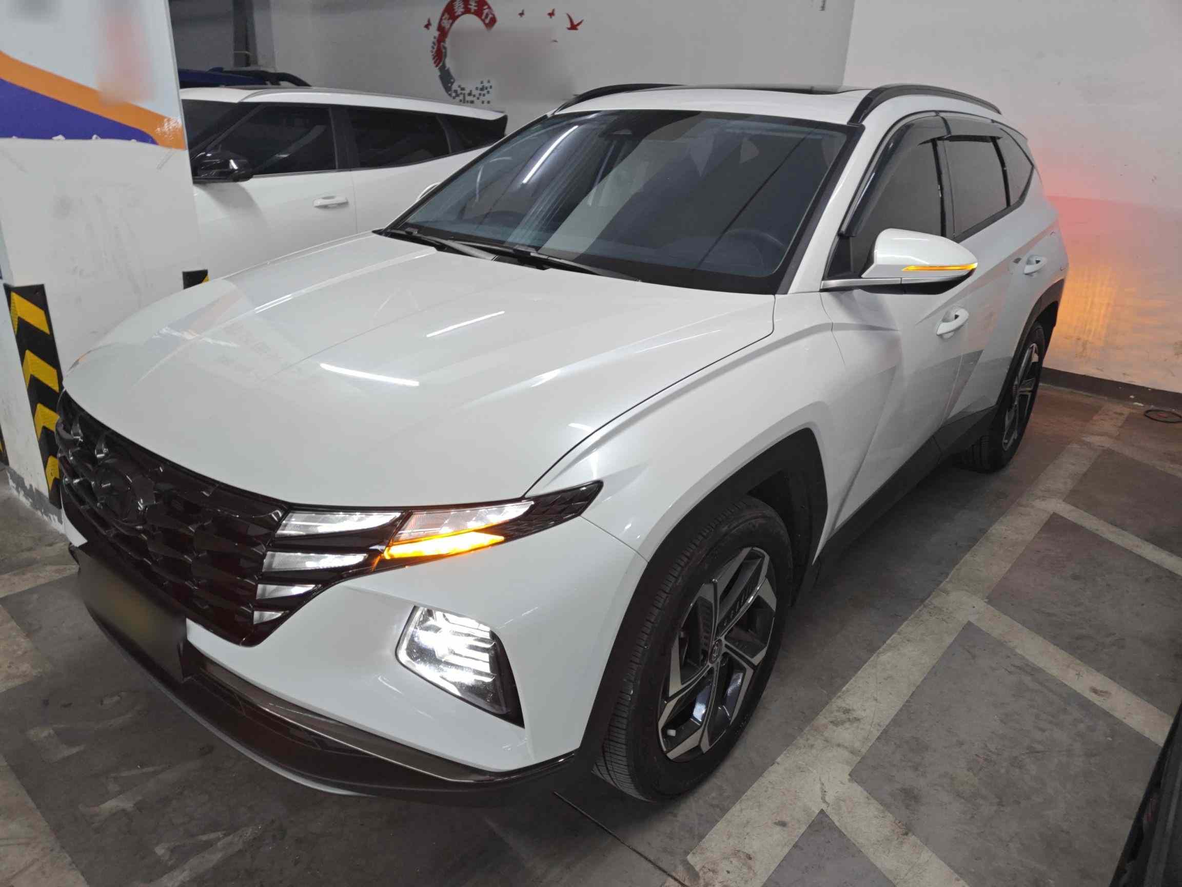 现代 2023款 途胜L 1.5T 自动两驱DLX豪华版(2)