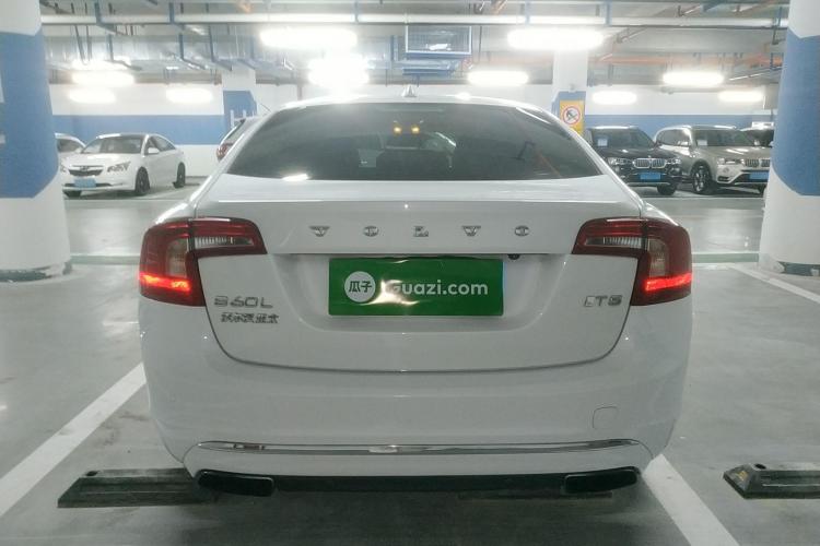 沃尔沃S60 2016款 S60L T5 智驭版车身外观6