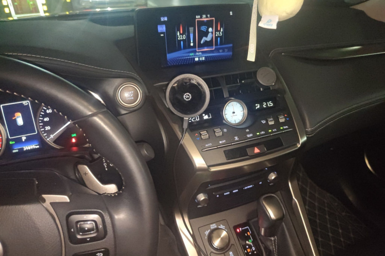 雷克萨斯NX 2018款 200 前驱 锋行版 国V局部细节16