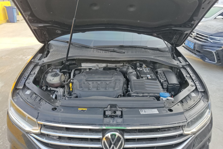 大众 途观L 2023款 改款 330TSI 自动两驱R-Line越享版机舱底盘24