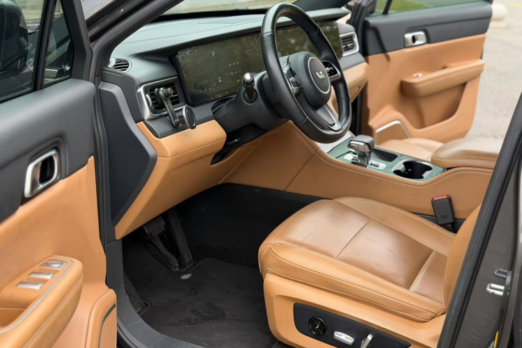 理想汽车 理想ONE 2021款 增程6座版中控内饰7005