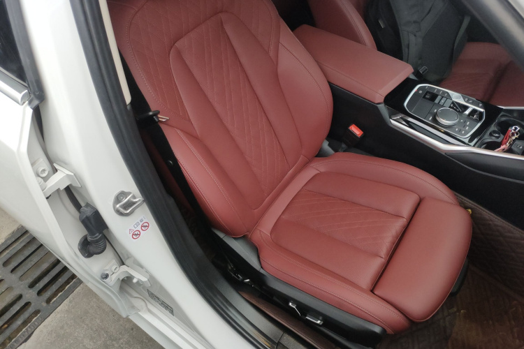 宝马3系 2024款 320Li M运动套装局部细节41