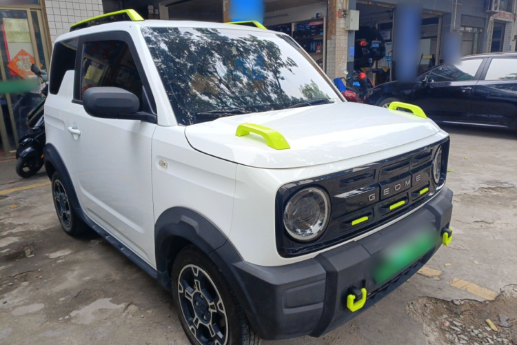 吉利银河 2024款 200km 熊猫骑士车身外观3