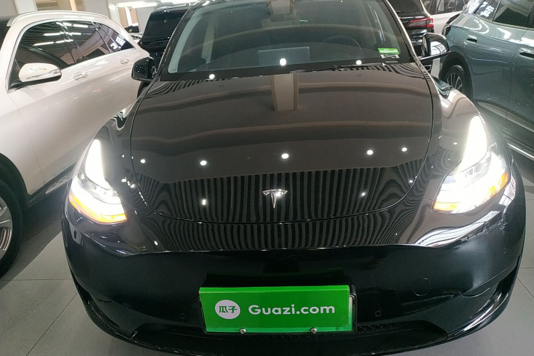 特斯拉 Model Y 2023款 后轮驱动版车身外观2