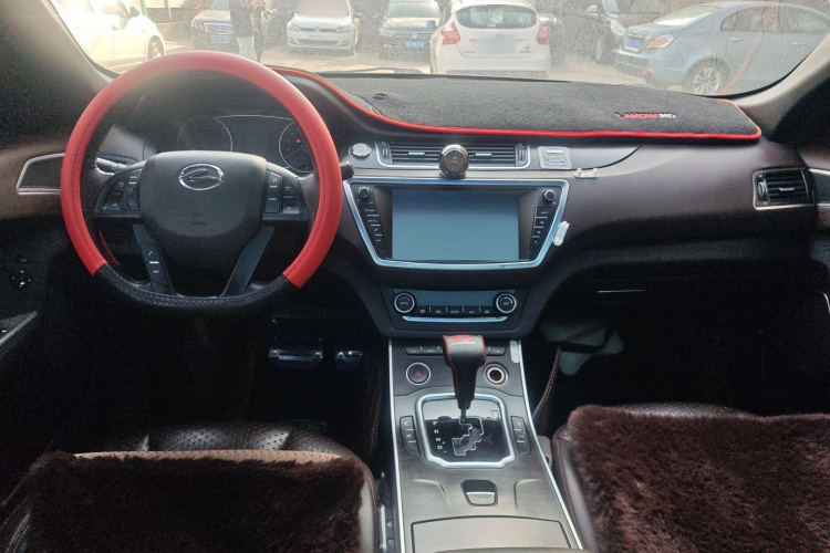 陆风X7 2015款 2.0T 全景尊贵版中控内饰12