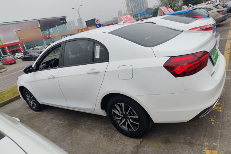 吉利汽车 帝豪 2019款  领军版 1.5L 手动豪华型 国VI车身外观4