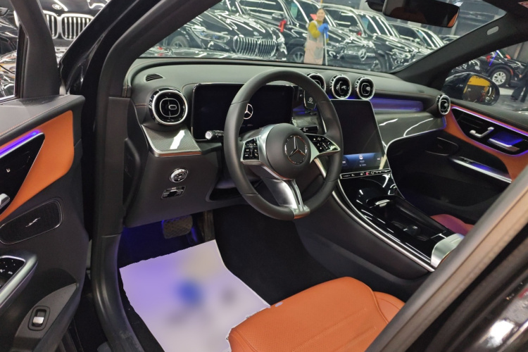 奔驰GLC 2024款 GLC 260 L 4MATIC 动感型 5座中控内饰20