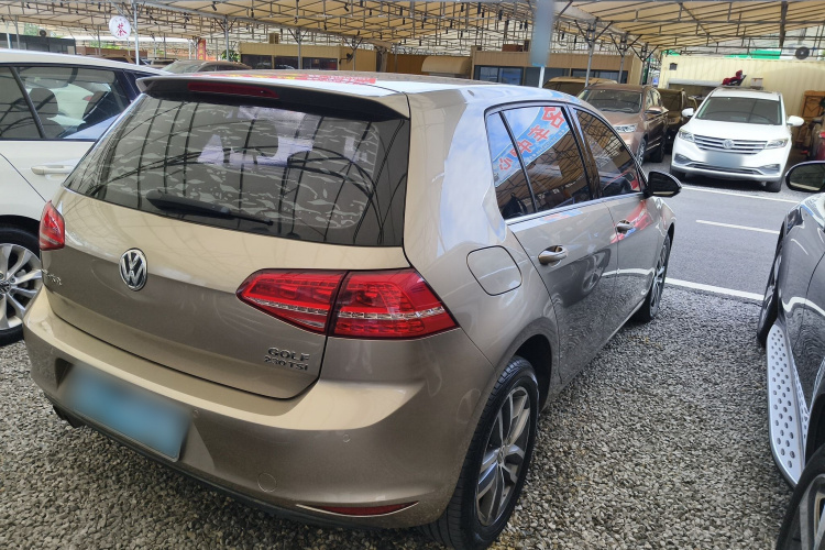 大众 高尔夫 2016款 230TSI 自动豪华型车身外观7