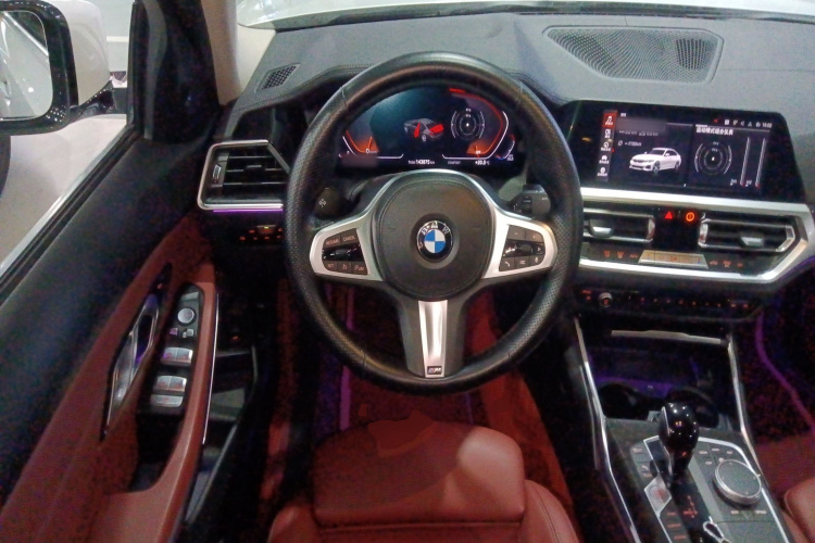 宝马3系 2022款 325Li M运动套装中控内饰13